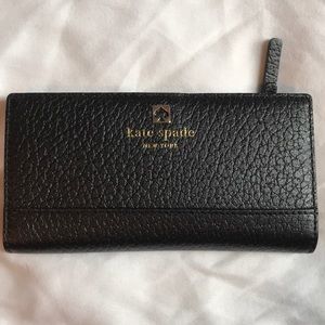 black Kate Spade wallet
